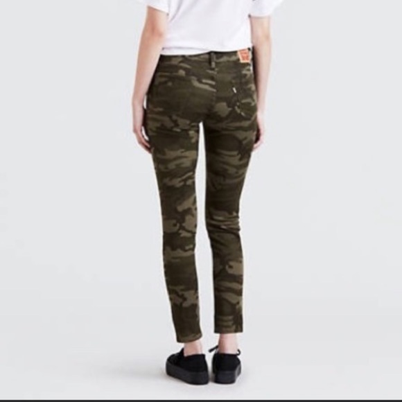 [Levi’s] Camo Print 711 Skinny Jeans - Picture 1 of 9